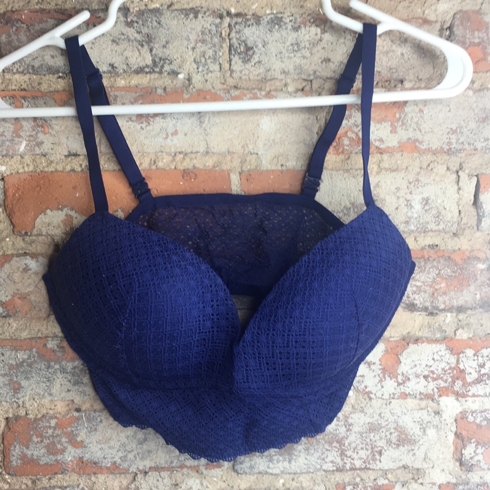 Victoria’s Secret 36C Navy Bra